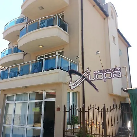 Πανσιόν Hiora