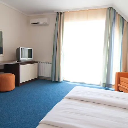 Πανσιόν Hiora