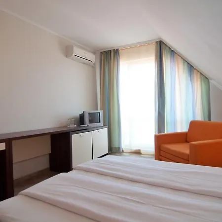 Guest house Hiora 3*