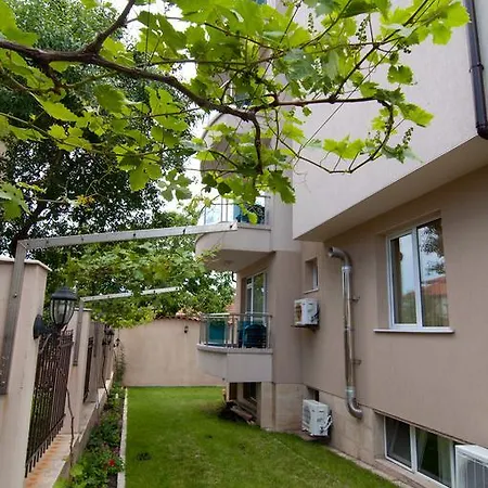 Guest house Hiora 3*