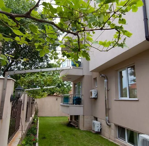 Guest house Hiora 3*